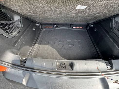 Used 2019 Jeep Renegade Latitude w/ Cold Weather Group AWD/4WD image 40