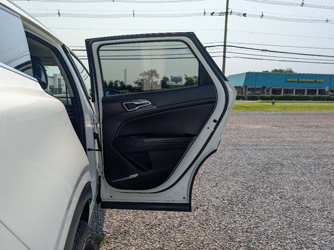 Used 2023 Kia Sportage EX AWD/4WD image 12