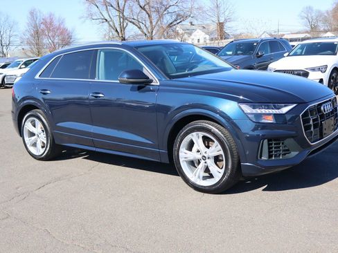 Used 2023 Audi Q8 Prestige w/ Prestige Package image 3