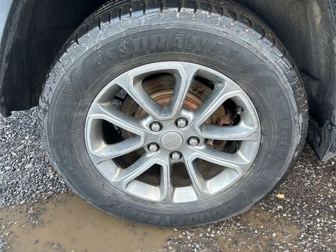 Used 2014 Jeep Grand Cherokee Limited image 11