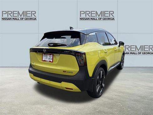Used 2025 Nissan Kicks SR AWD/4WD image 4