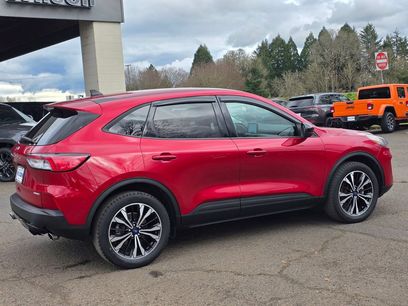 Used 2022 Ford Escape SE w/ SE Sport Appearance Package