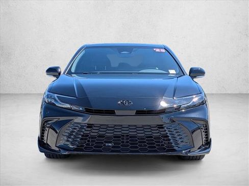 Used 2025 Toyota Camry XSE FWD image 2