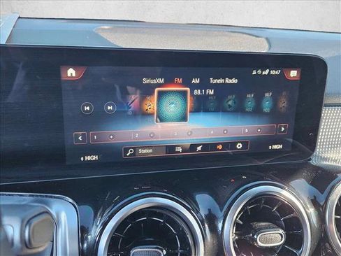 Used 2022 Mercedes-Benz GLB 250 image 12