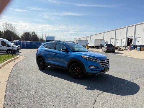Used 2017 Hyundai Tucson Night image 2