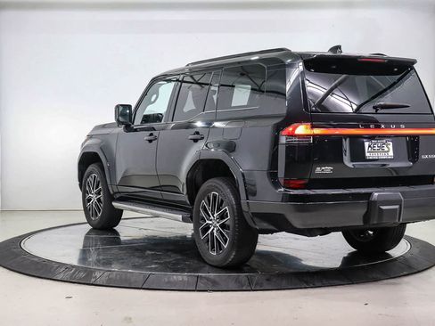 Used 2024 Lexus GX 550 w/ Accessory Package (Z1) AWD/4WD image 2