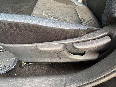 Used 2025 Nissan Versa SV FWD image 23