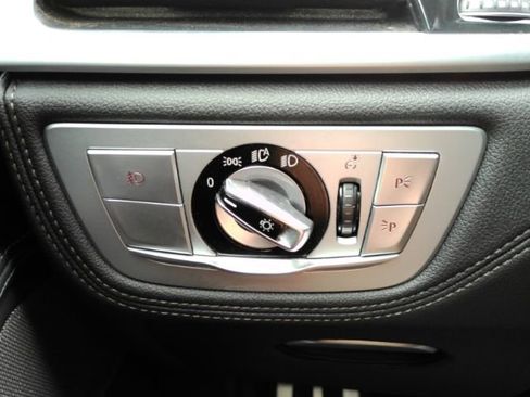 Used 2019 BMW 750i w/ Executive Package RWD image 44