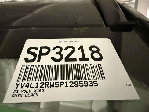 Used 2023 Volvo XC60 B5 Plus w/ Protection Package Premier AWD/4WD image 8