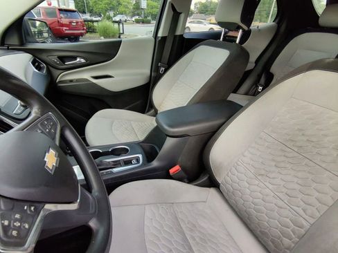Used 2020 Chevrolet Equinox LS w/ LS Convenience Package image 14