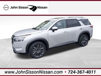 New 2025 Nissan Pathfinder SL w/ SL Premium Package