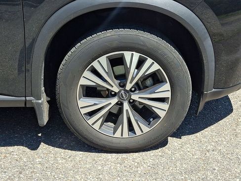 Certified 2023 Nissan Rogue SV w/ SV Premium B Package AWD/4WD image 9
