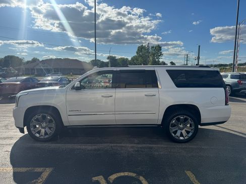 Used 2016 GMC Yukon XL Denali w/ Open Road Package AWD/4WD image 3