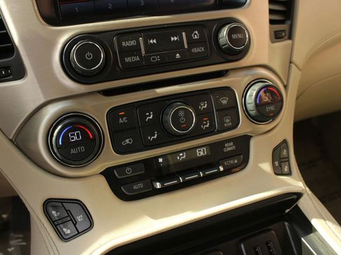 Used 2016 GMC Yukon Denali w/ Open Road Package image 33