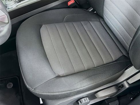 Used 2021 Ford Edge SE image 19