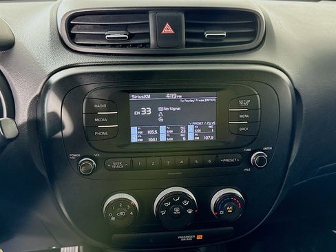 Used 2018 Kia Soul FWD image 18