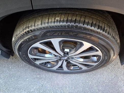 Certified 2023 Subaru Forester Limited image 5