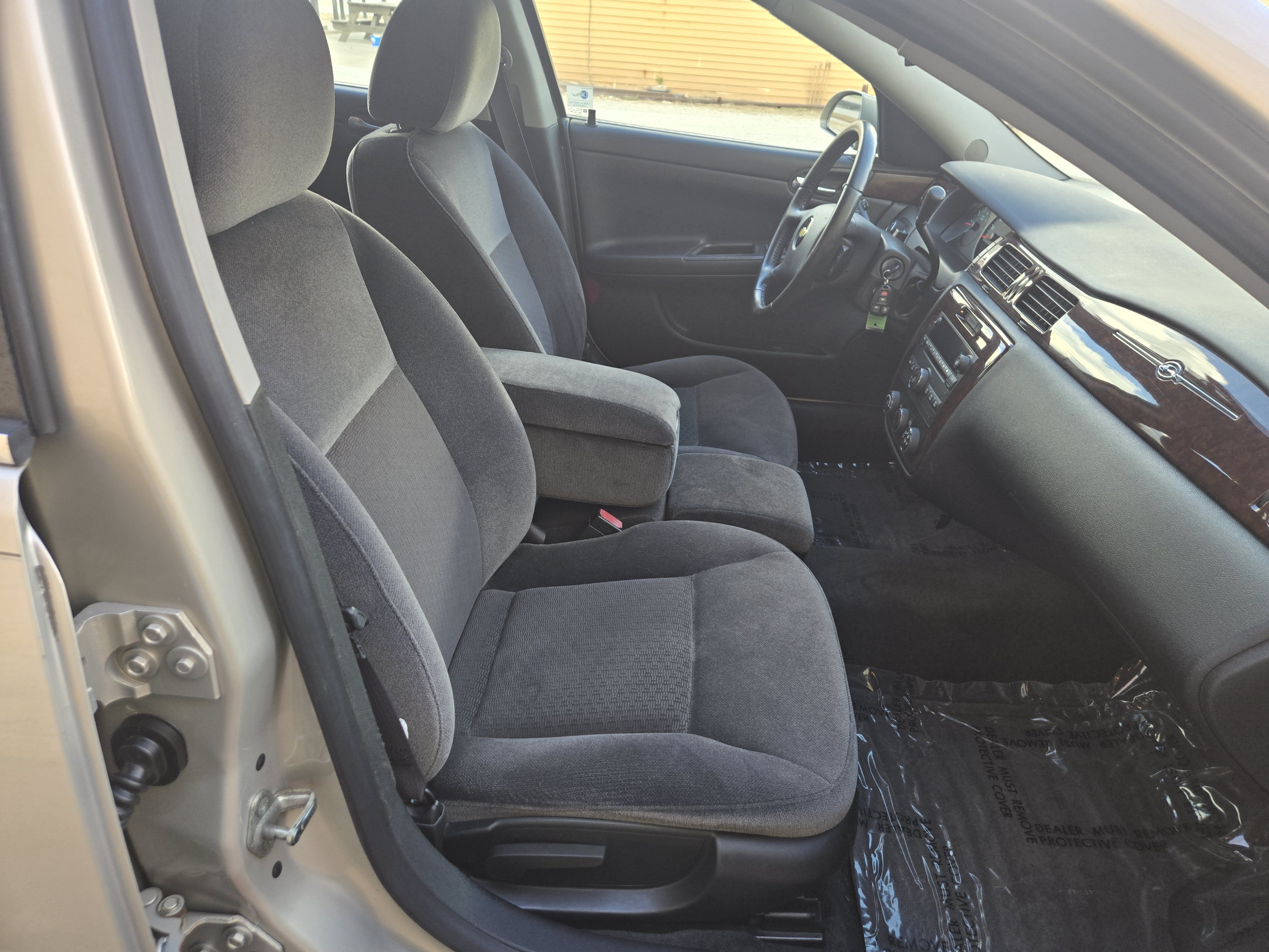 Used 2011 Chevrolet Impala LS FWD image 9