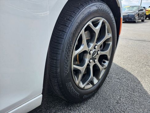 Used 2017 Chrysler 300 S w/ 300S Premium Group image 38