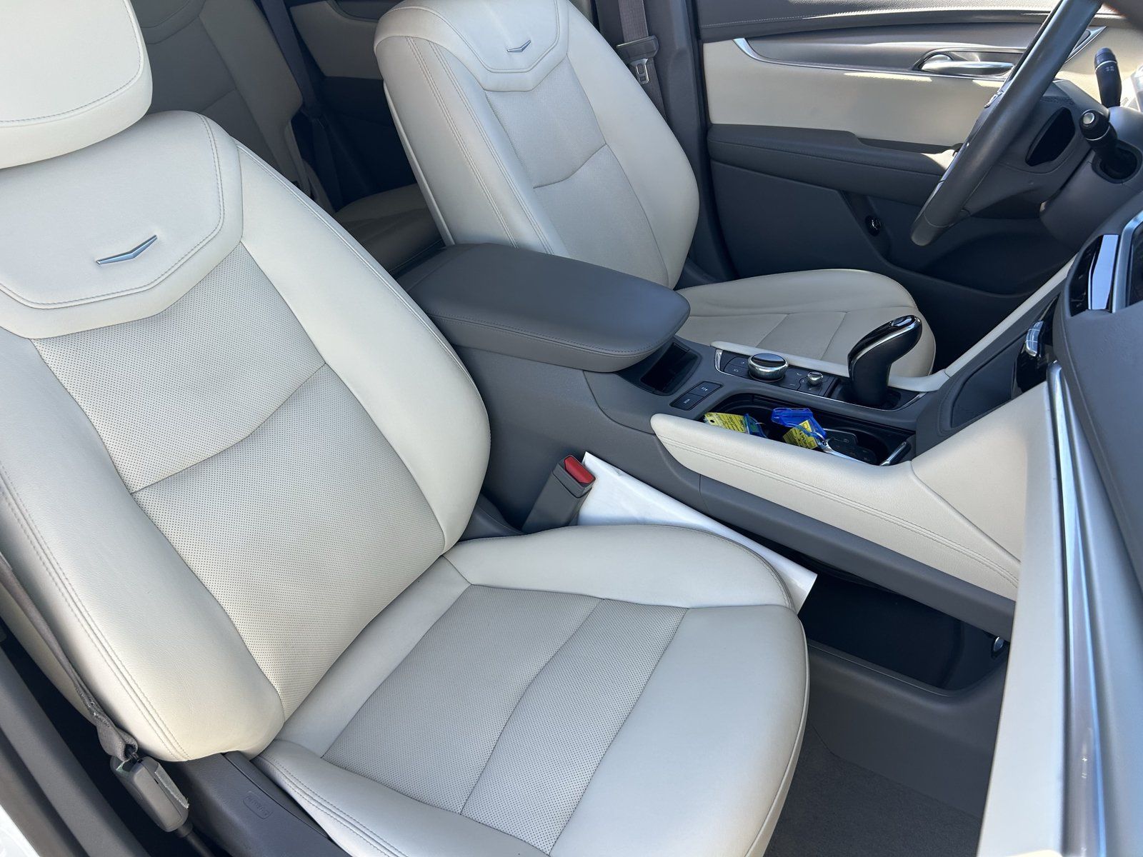 Certified 2020 Cadillac XT5 Premium Luxury FWD image 12