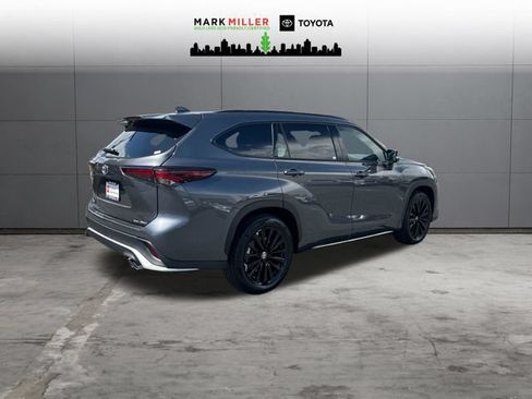 Certified 2025 Toyota Highlander XSE AWD/4WD image 6
