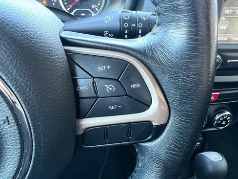 Used 2017 Jeep Renegade Latitude AWD/4WD image 20