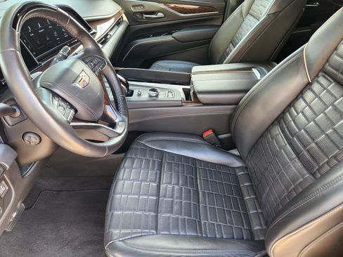 Used 2022 Cadillac Escalade Sport Platinum image 14