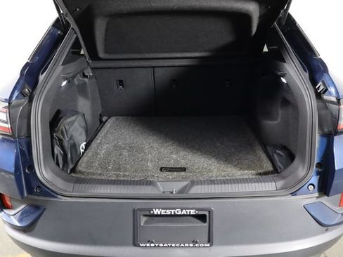 Used 2023 Volkswagen ID.4 Pro AWD/4WD image 16
