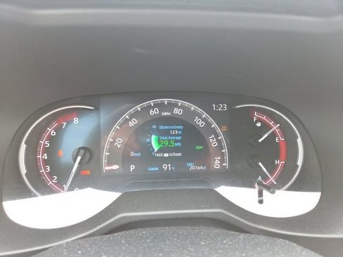 Used 2023 Toyota RAV4 XLE w/ Convenience Package FWD image 14