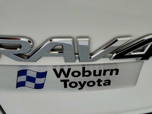 Used 2021 Toyota RAV4 XLE w/ Convenience Package AWD/4WD image 13
