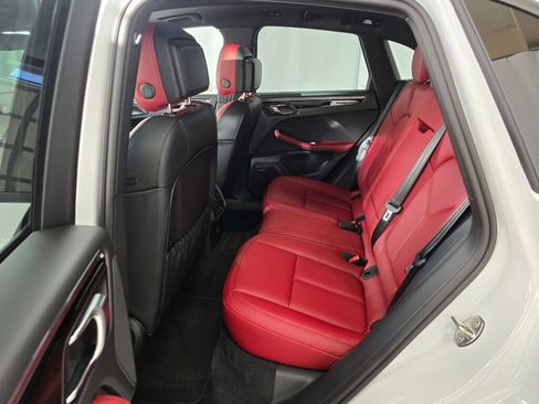 New 2026 Porsche Macan image 19