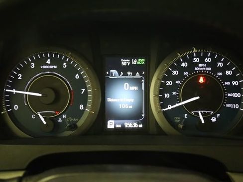 Used 2019 Toyota Sienna L image 16