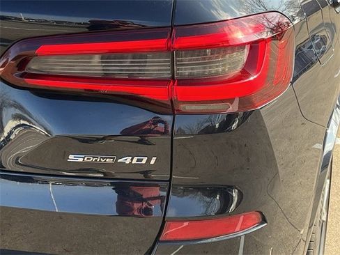 Used 2021 BMW X5 sDrive40i w/ M Sport Package image 7