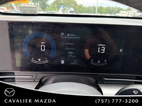 Used 2024 Hyundai Kona SEL AWD/4WD image 16