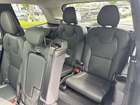 New 2026 Volvo XC90 T8 Ultra w/ Lounge Package image 18