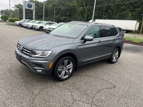 Used 2020 Volkswagen Tiguan SEL AWD/4WD image 2