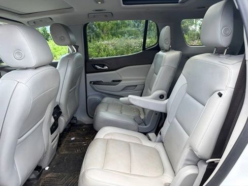 Used 2019 GMC Acadia SLT AWD/4WD image 18