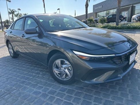 New 2026 Hyundai Elantra SE FWD image 1