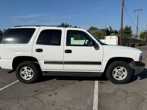 Used 2004 Chevrolet Tahoe LS RWD image 9