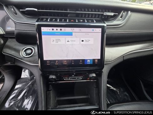 Used 2023 Jeep Grand Cherokee L Limited w/ Black Appearance Package image 18