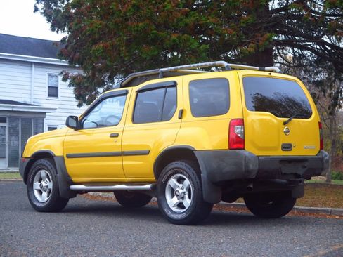 Used 2004 Nissan Xterra XE image 3
