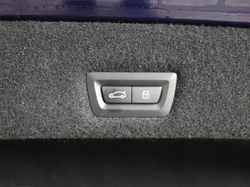 Used 2023 BMW 760i xDrive image 31