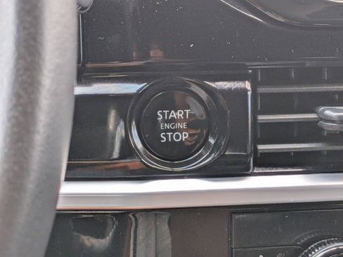 Used 2025 Nissan Pathfinder SV AWD/4WD image 14