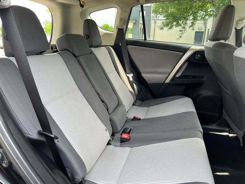 Used 2015 Toyota RAV4 LE AWD/4WD image 26