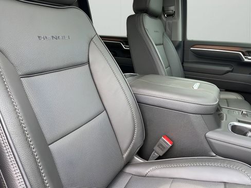 New 2025 GMC Sierra 2500 Denali w/ Denali Reserve Package image 13