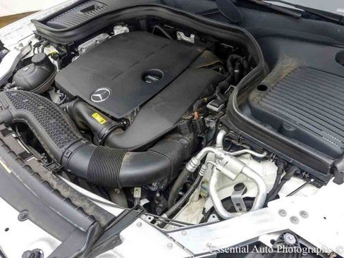 Used 2021 Mercedes-Benz GLC 300 4MATIC image 35