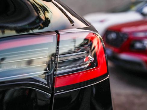 Used 2022 Tesla Model Y Performance image 11