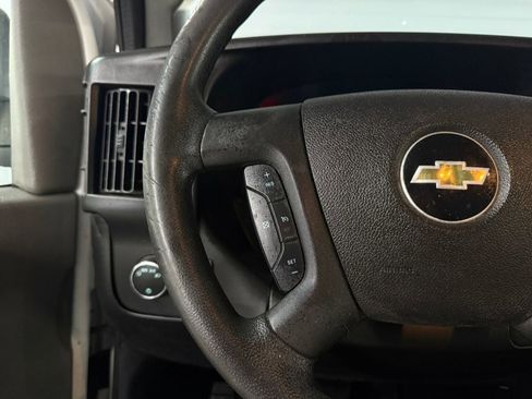 Used 2018 Chevrolet Express 2500 w/ Driver Convenience Package RWD image 20