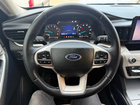 Used 2021 Ford Explorer XLT AWD/4WD image 12