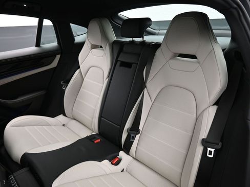 Certified 2024 Porsche Panamera 4 image 24